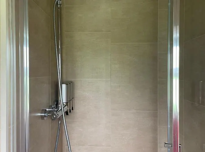 Kingstown House לינה וארוחת בוקר קאשל